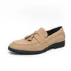 Sapatos de couro estilo britânico plus size para homens, coleção primavera/outono 2025, mocassins de camurça para exportação, sapatos casuais slip-on com franjas, mocassins masculinos