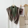 Nuevo Pañuelo de Seda Estampado con Bloques de Color de Doble Cara 2026 para Mujer, Estilo Vintage Primavera y Otoño, Bufanda Cuadrada Grande Favorecedora, Versátil Protección para el Cuello, Pañuelo de Protección Solar