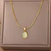 Collar de Acero Titanio con Colgante Oval de Ámbar Venta Caliente Cruzada Diseño de Nicho Cadena Sencilla de Perla para Clavícula Sensación de Alta Gama