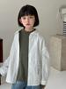 Nova Camisa Casual Versátil Estilo Japonês Outono 2026 para Meninos e Meninas com Estampa de Letras Camisa Solta de Manga Longa Tendência