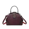 Bolso Retro con Relieve tipo Dumpling, Nuevo Estilo Transfronterizo, Bolso de Mano Casual de Cuero para Madres de mediana Edad, Bolso de Hombro y Cruzado para Mujeres