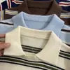 Estilo coreano! Outono 2026 top Polo de malha durável e estiloso com blocos de cor e listras horizontais, de manga curta