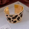 Pulseira Aberta Banhada a Ouro 18k com Zircônia em Formato de Cobra Leve Luxo Sensação de Alto Padrão Pulseira de Nicho Versátil Atacado Mulheres