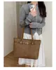 Bolsa tote casual de grande capacidade para mulheres, nova coleção de outono 2026, estilo retrô, adequada para uso diário e para ir ao trabalho, bolsa de ombro ou de antebraço versátil