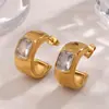 Brincos de Design de Nicho Transfronteiriço em Forma de C com Zircônia Verde Incrustada Aço Titânio Banhado a Ouro 18K Elegante Moderno Textura de Roupa de Trabalho