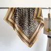 Bufanda Pequeña Cuadrada de Brocado de Seda Estilo Nuevo 70, Bufanda de Seda Estampada, Bufanda Versátil de Gama Alta, Pañuelo de Satén para Cuello de Mujer, Chal