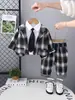Conjunto de traje de cuadros para niño, estilo coreano de primavera y otoño, conjunto formal de tres piezas para bebé con camisa de manga larga, corbata y pantalones