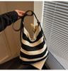 Bolsas Femininas Transfronteiriças Novo Modelo 2026 Bolsa de Palha Color-Blocking Moda Vazada Nicho Bolsa Tote de Luxo Leve Bolsa de Praia para Férias