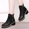 Populares botas Martin de suela gruesa y cuero suave, nueva colección otoño/invierno 2026, con empeine de cuero suave, cremallera lateral, forro de felpa para abrigar y suela antideslizante, diseñadas como botines para mujer