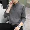 Nova Camisa Falsa de Duas Peças Outono e Inverno Masculina Top Quente Peça Única com Forro de Lã Suéter Tricotado Espesso para Jovens Suéter