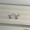 Pendientes de Botón Exquisitos de Encaje Hueco con Lazo y Perlas Incrustadas de Circonita Estilo Francés para Mujer, Lujo Ligero de Nicho Único