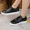 Nuevos zapatos de mujer de talla grande para comercio exterior, puntera redonda, suela plana, suela gruesa, que aumentan la altura, casuales, versátiles, zapatillas de mujer de tacón bajo, zapatos blancos