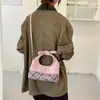 Bolso Tote de Color Bloque Retro a Rayas 2026 Nuevo para Mujer Otoño/Invierno Gran Capacidad de Alta Gama para el Trabajo de Hombro Único o de Mano