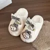 Chinelos peludos da moda para mulheres, novidade outono e inverno 2026, estilo coreano, fofos com estampa de animal e laço, chinelos de algodão com sola grossa para casa