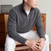 Suéter casual para hombre, con media cremallera y cuello alto, una marca nicho de moda con un diseño de punto retro, minimalista, holgado y versátil