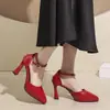 Grinalda de Travesseiro Branco 2026 Verão Novo Sapato Feminino de Salto Alto Preto Sandálias Sexy Elegantes Bico Fino Plataforma Impermeável Tira de Salto Alto