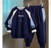 Conjunto de Ropa para Niños 2026 Primavera y Otoño Nuevo de Moda Casual Conjunto de Dos Piezas para Niños Mayores con Sudadera de Cuello Redondo y Pantalones Deportivos