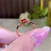 Anillo Rectangular Biselado Imitación Esmeralda Rubí Sangre de Paloma para Mujer Joyería Pequeña Chapada en Oro Rosa Plata Transmisión en Vivo Venta Caliente