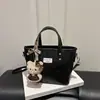 Bolsa Saco Grande Capacidade Retrô 2026 Nova Design de Nicho para o Dia a Dia Bolsa de Ombro Único Feminina Bolsa de Mão para o Dia a Dia