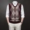 Suministro directo de fábrica de chalecos de punto para hombre, camisetas básicas para hombre, prendas de punto sin mangas con cuello en V ajustadas para negocios, chalecos de color liso para hombre