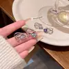 Pendiente de Clip para Oreja Perforada con Perla de Zircón Pequeña Bombilla Parpadeante Clip para Cartílago Auricular Pendientes Únicos y Hermosos de Lujo Accesible