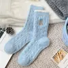 Meias de Veludo Australianas de Inverno para Mulheres Engrossadas Super Quentes Urso Cartoon Azul Laço Bordado Meia de Cano Médio para Dormir