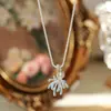 Collar Colgante de Mariposa con Goteo de Aceite Estilo Coreano Exquisito Lujo Ligero Gama Alta Cadena para Clavícula de Temperamento Suave Versátil Gargantilla Retro
