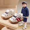 Zapatos para niños pequeños, primavera y otoño, zapatos de una sola pieza para niñas, nuevo modelo 2026, zapatos para niños, zapatos transpirables de suela blanda para caminar de bebés