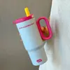 Copo isolado 316 de aço inoxidável, muito estiloso e atraente, copo de gelo gigante com grande capacidade e alça, adequado para uso no carro