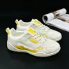 Zapatos de malla casual para mujer con diseño de grulla blanca 2026 nuevos zapatos deportivos de verano ultra-ligeros versátiles de corte bajo planos con tacón cuadrado y diseño calado
