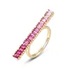 Anillo Moderno para Viajeros de Plata de Ley 925 Chapado en Oro de 10K, Anillo Recto Sencillo y Único de Corindón Rosa, Regalo de Cumpleaños para Mujeres