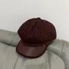 Chapéu Octogonal de Couro com Aba Estampada de Leopardo Acolchoado Estilo Japonês para Mulheres, Chapéu Bico de Pato Espesso Quente Tendência para Outono e Inverno