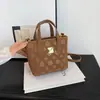Bolsas Femininas 2026 Novo Modelo de Luxo Nicho Design Não Lotado Bolsa Cesta Estampada Bolsa Saco com Monograma Bolsa de Mão Bolsa Transversal