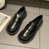 Estilo Británico Retro Versátil Negro Punta Redonda 2025 Nuevos Zapatos Pequeños de Cuero de Suela Gruesa para Mujer Verano Tacón Grueso Mocasines Franceses