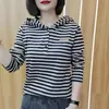 Nova camiseta com capuz de manga longa para primavera e outono, moletom listrado casual versátil de manga comprida, camiseta básica da moda