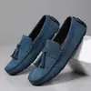 Zapatos Casuales de Cuero para Hombre Estilo Británico Zapatos para Hombre Zapatos Slip-On con Borla Roja Hombres 2025 Nuevos Zapatos de Otoño para Hombre