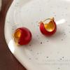 Pendientes nuevos de cobre chapados en oro, elegantes, festivos de Año Nuevo, con forma de bola de vino rojo, hebilla de oreja, diseño simple retro 2259