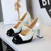 9988 Sapatos Mary Jane Europeus e Americanos para Banquete Salto Grosso Bico Quadrado Costura Colorida Boca Rasa Plataforma Impermeável Pérola Uma Tira Salto Alto Sapatos Individuais