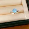 Anillo abierto floral de corte redondo con incrustaciones de circonita, sensación de nicho de alta gama, simple y elegante, accesorio de mano versátil para el día a día
