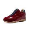 Nueva colección de otoño 2026 para mujer: Zapatos deportivos casuales de suela blanda, estilo retro, con un ligero tacón para mujeres menudas, diseñados para looks inspirados en el ballet