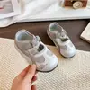 Zapatos de Entrenamiento de Malla Transpirable para Bebé Estilo Alemán Otoño 2026 Nuevos Zapatos Mary Jane Bajos con Forma de Estrella para Niñas con Suelas Suaves