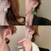 Pendientes Vintage Estilo Hong Kong 2026 Nuevos Pendientes de Botón Metálicos de Alta Gama Moda de Nicho Pendientes Versátiles Venta al por Mayor para Mujeres
