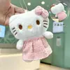 Colgante de felpa del gato KT de vestido rosa famoso en Internet con alas de ángel, llavero de muñeca estilo Chanel, accesorio para bolso de niña al por mayor
