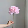 Ornamentos para Quarto de Casamento Flores de Simulação Vermelho Festivo Arranjo de Casamento Avançado Arranjo Floral de Casamento Balde de Abraço Flores Artificiais Floricultura de Simulação