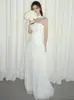 Vestido de Novia Ligero Estilo Coreano Sin Tirantes Falda Plisada Sencilla Nicho Sensación de Alta Gama Vestido para Sesión de Fotos de Viaje al Aire Libre Ceremonia de Obtención del Certificado de Compromiso Falda Abullonada