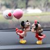 Celebriedade da Internet Enfeites de Carro Atacado Carro Acessórios de Carro Boneca Casal Fofo Beijo Decoração de Carro Elétrico Enfeites