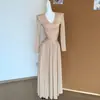 Vestido de Moda Francés Elegante Ajustado a la Cintura Adelgazante con Escote en V Cruzado de Manga Larga Falda Larga Maxi Plisada de Dobladillo Ancho para Mujer