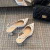 2025 Nuevo Estilo Baotou Tacón Grueso Sandalias de Moda para Mujer con Remaches Estilo Hada Francés Flats de Punta Cuero Patentado No Cansan