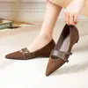Zapatos de Plataforma Bajos Retro Marrones Puntiagudos Talla Grande Mocasines de Gamuza 2026 Nuevo Bloqueo de Color Francés