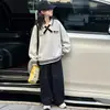 Conjunto de Sudadera Estilo Universitario para Niñas, Nuevo y Moderno Conjunto Otoñal Infantil Otoño 2026, Elegante Conjunto Casual de Dos Piezas para Niñas Mayores